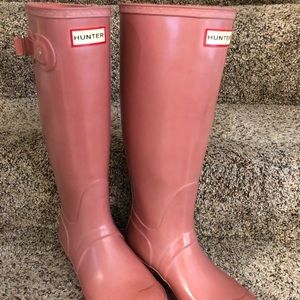 Matte Pink Hunter Boots Size 7